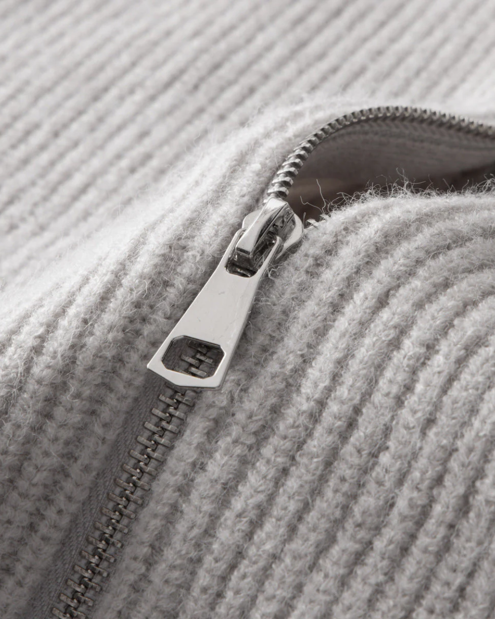 Merino-villapaita vetoketjulla Four Seasons