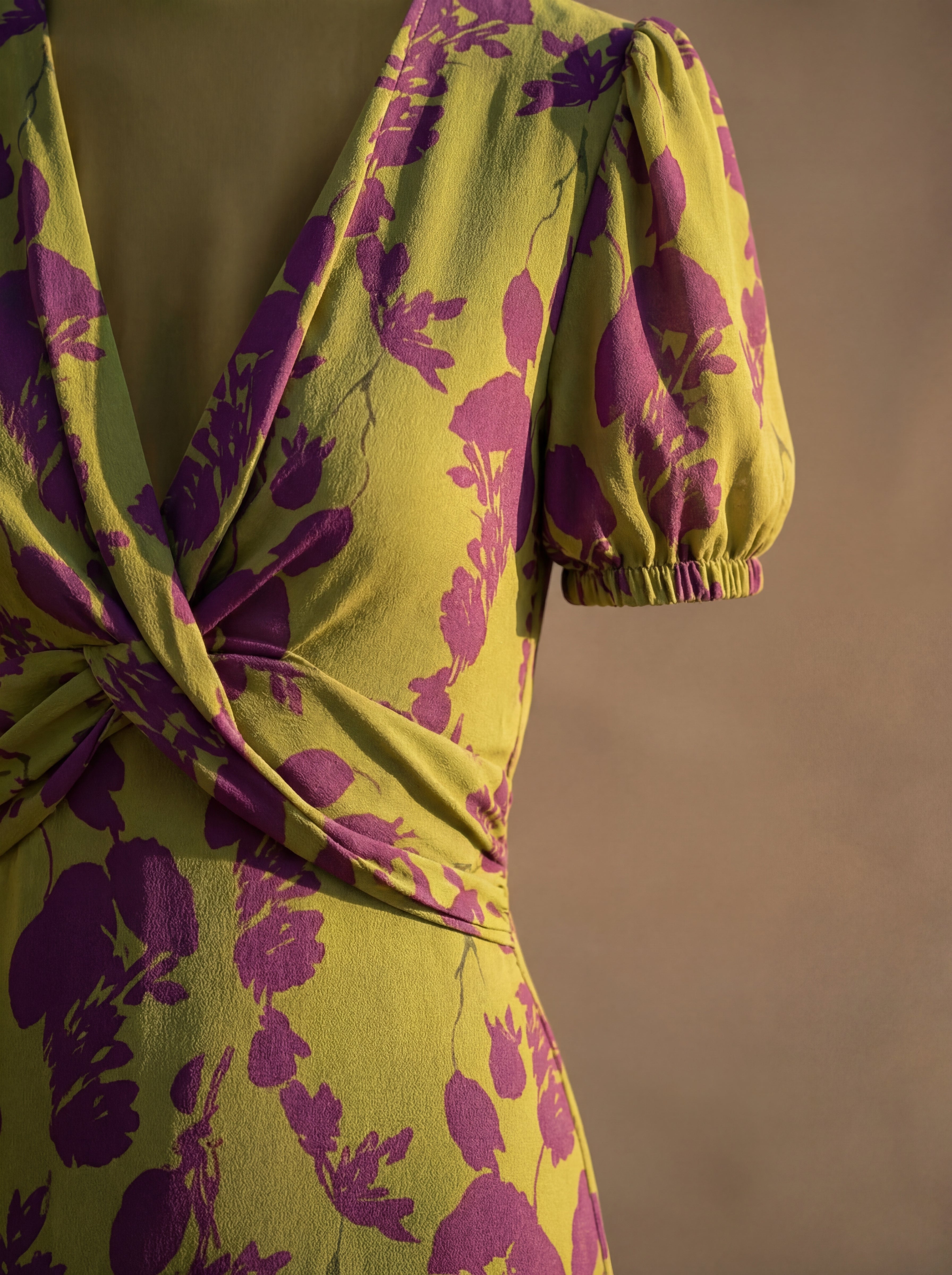 Tyylikäs Silkkimekko - Maison Claire ja Sylvie -kokoelma