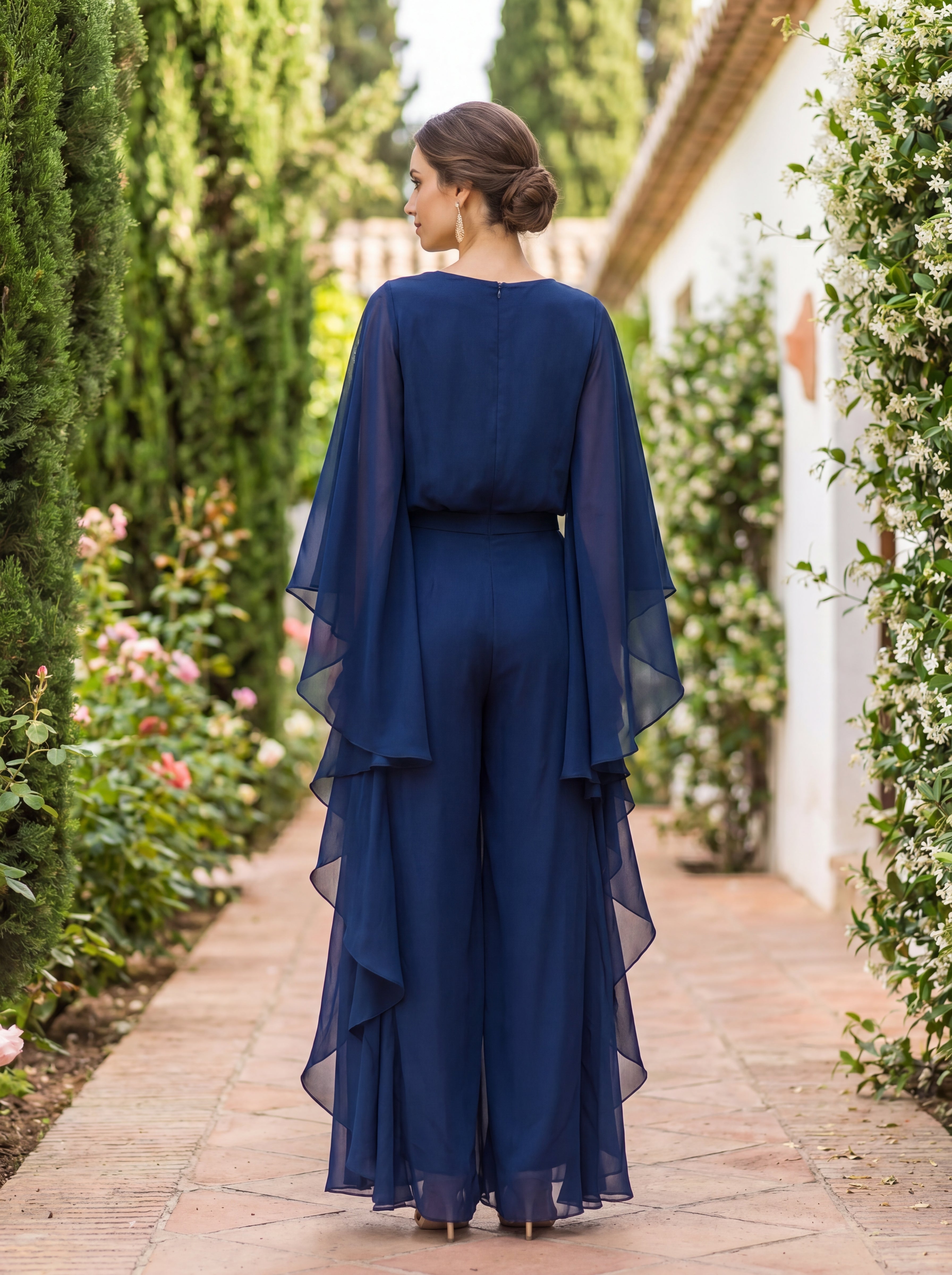 Kaksiosainen Lázaro-asuste elegantista ja hienostuneesta kreppikankaasta