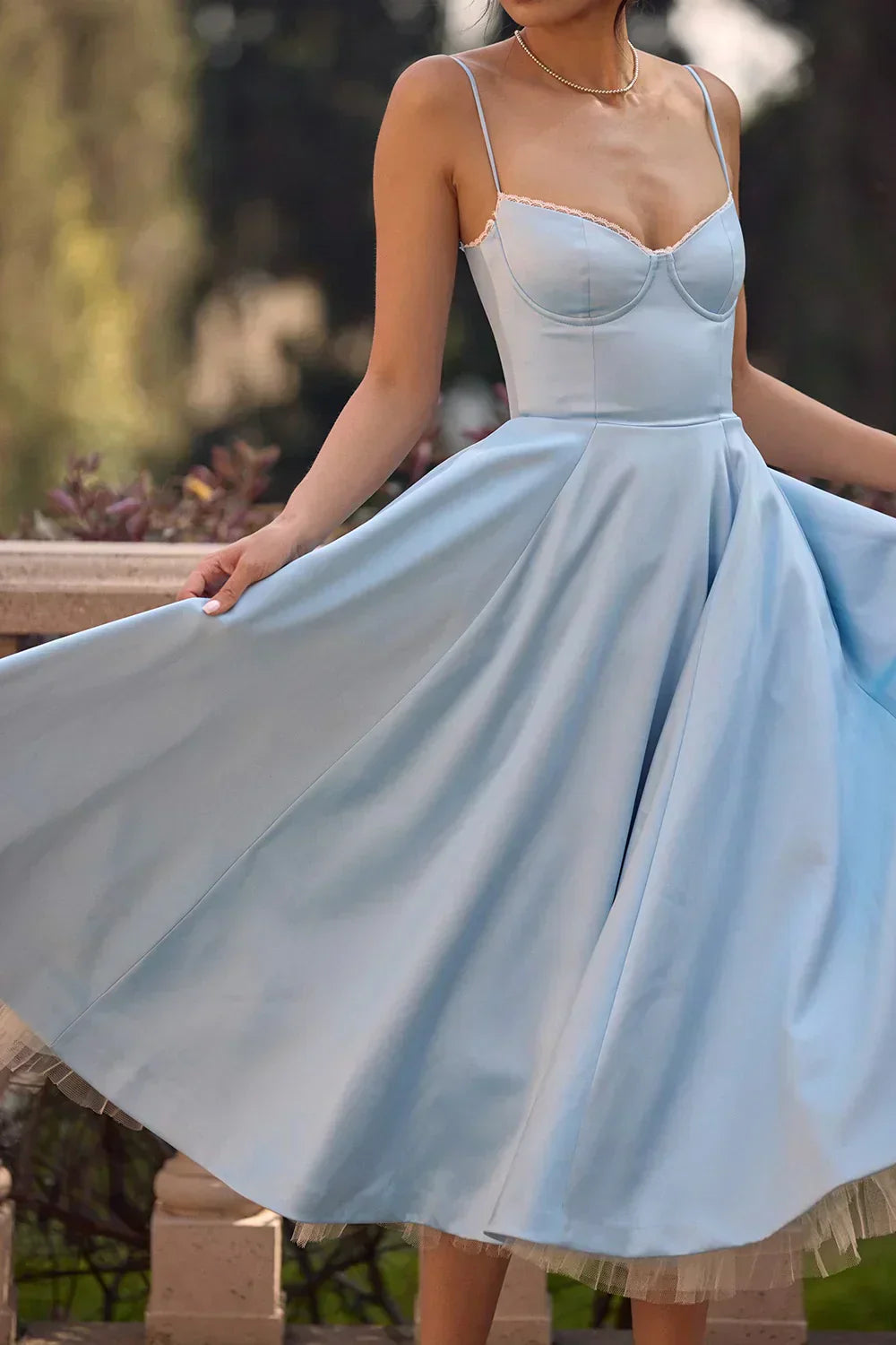 Arielle | Ylellinen Midi-mekko