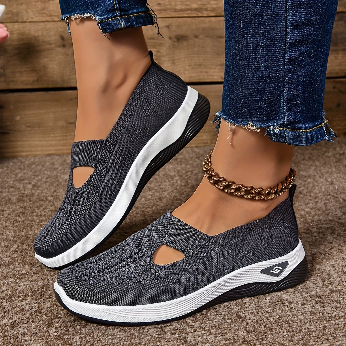 Ortho – Ortopediset kengät, liukuesteillä + pohjalliset ilmaiseksi